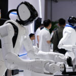 Quem realmente compra robôs humanoides da China? - 07/09/2026 - Tec