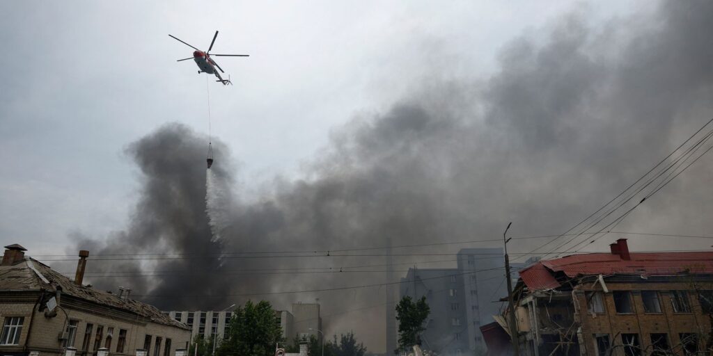 Rússia ataca Kiev após breve pausa para visita de enviados dos EUA
