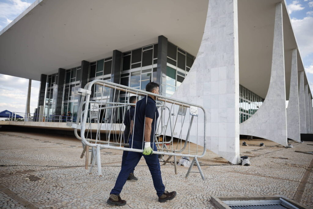 STF terá contenção policial e veto a drones em Brasília - 14/09/2026 - Painel