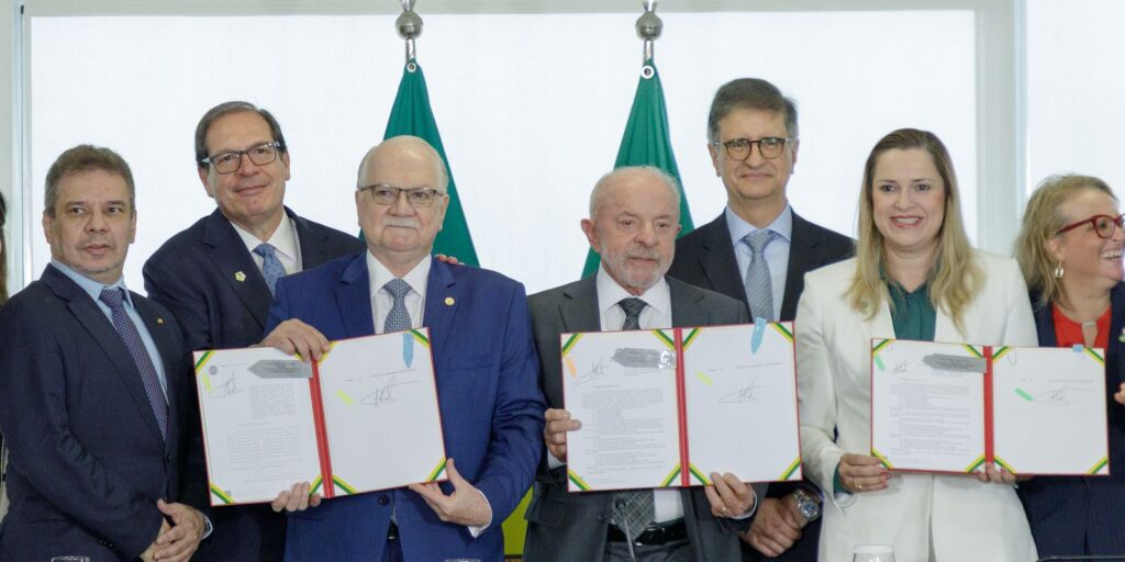 Sancionadas leis que criam fundos para a Justiça