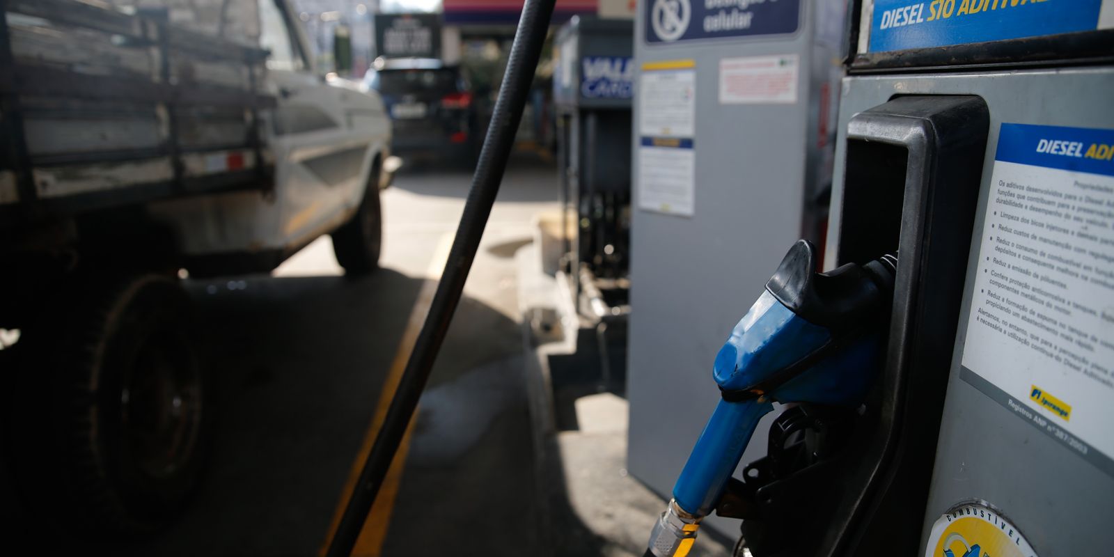 Subsídios à gasolina e ao diesel são ampliados após alta do petróleo