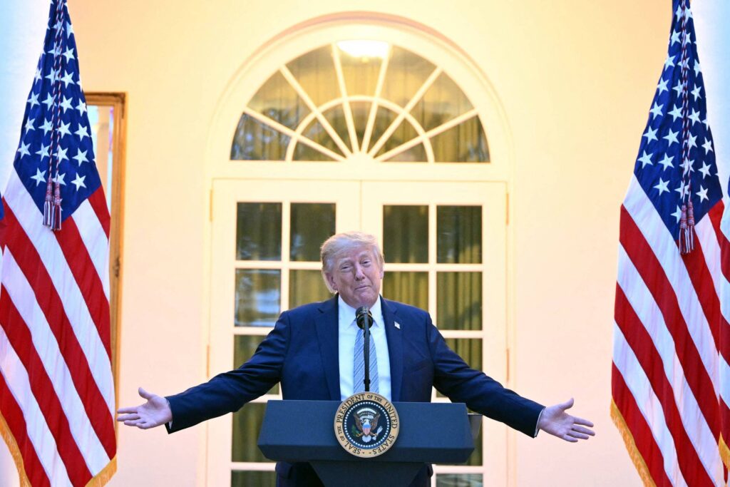 Trump aprova novo pacote de sanções contra a Rússia - 18/09/2026 - Mundo