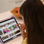 UE restringirá redes e chatbots a menores de 15 anos - 17/09/2026 - Tec