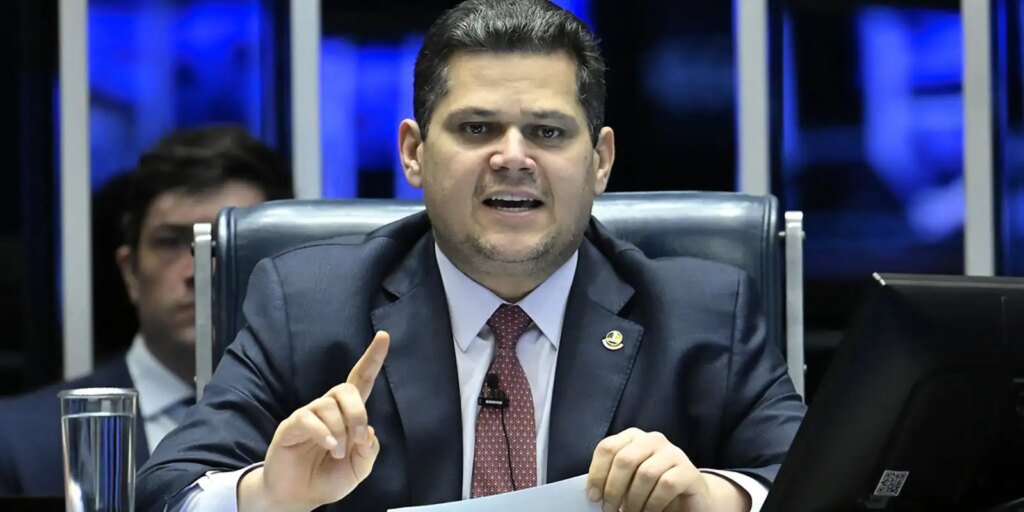 Alcolumbre anuncia sessões para discutir e votar fim da escala 6x1