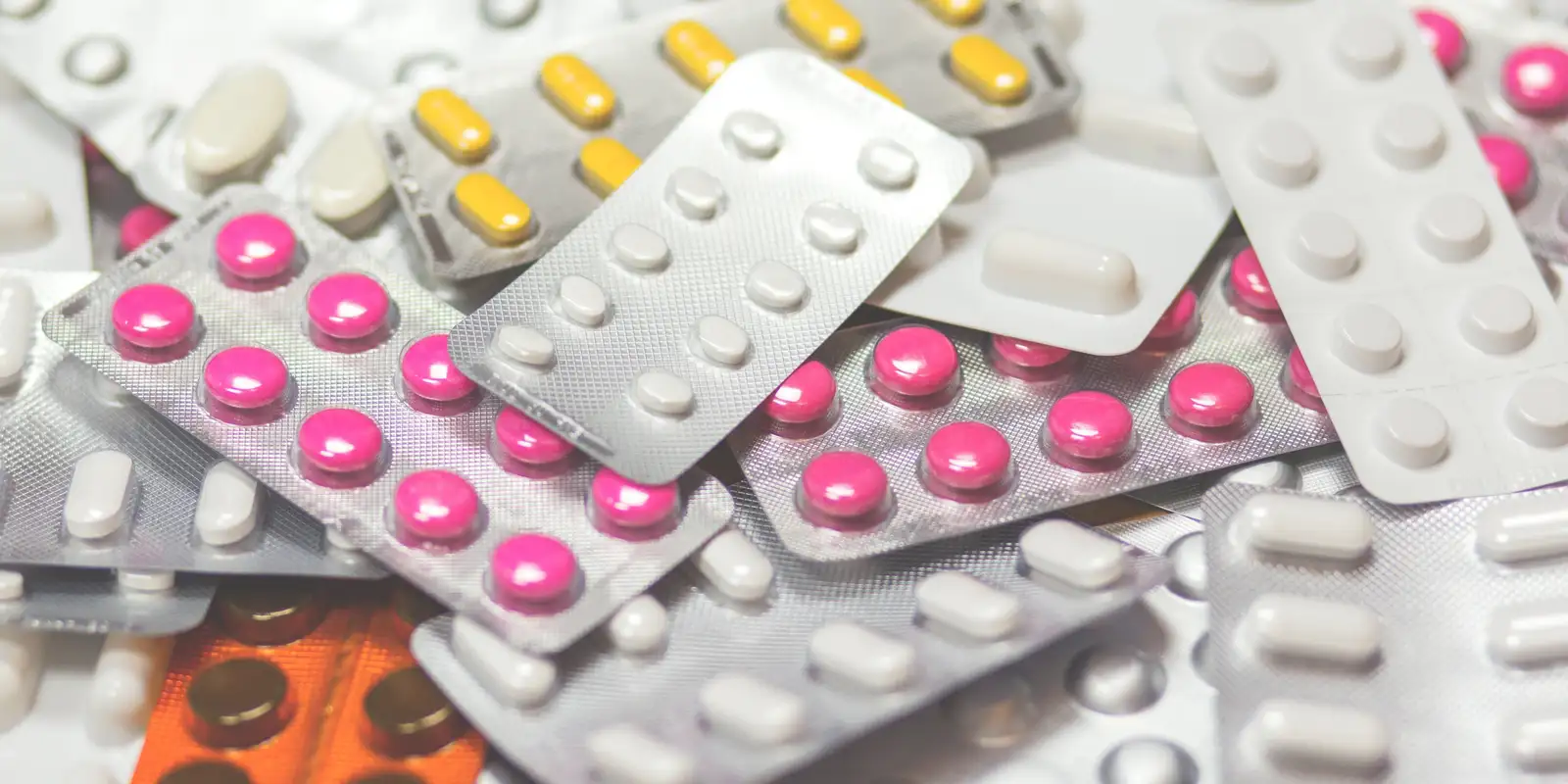 Anvisa proíbe lotes de medicamento para tratar câncer