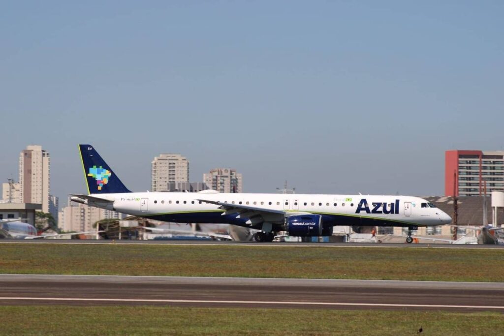 Azul prevê recuperação mais demorada devido à pressão dos custos com combustível - 20/10/2026 - Negócios