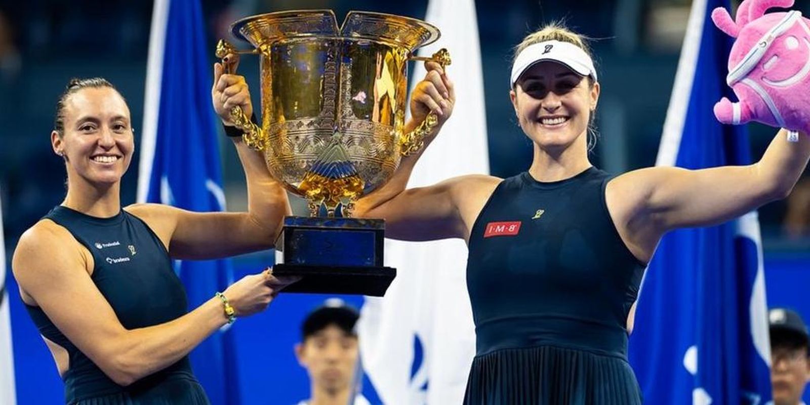 Dupla de Stefani fatura WTA 1000 de Pequim, o 5º título na temporada