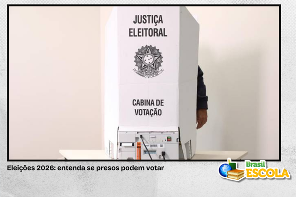 Foto de pessoa na urna eletrônica.