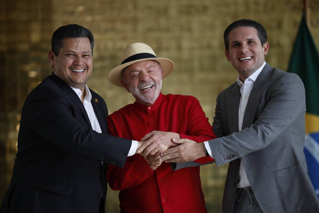 Escala 6x1: Lula emplaca pautas eleitorais no Congresso - 14/10/2026 - Política