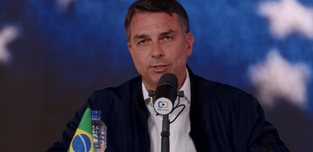 Flávio vai explorar ausência de Lula, diz Casado
