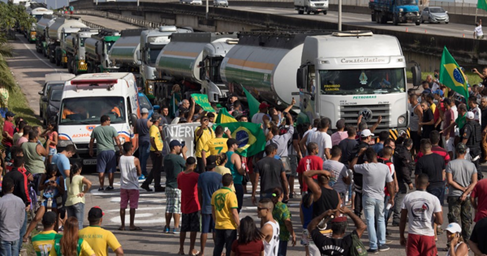 GREVE DOS CAMINHONEIROS PODE COMEÇAR EM 5 DE NOVEMBRO E AMEAÇA PARAR O BRASIL