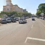 Homem abandona carro no meio da rua, ataca policiais e é preso