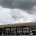Homem é preso ao tentar inavadir a sede do STF em Brasília
