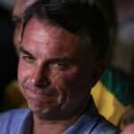 Imprensa internacional repercute fuga de Flávio Bolsonaro do Brasil