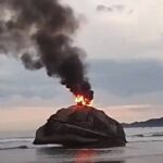 Pedra da Feiticeira é incendiada em São Vicente (SP) - 01/10/2026 - Cotidiano