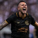 Pedro Favela comemora gol do Santa Cruz