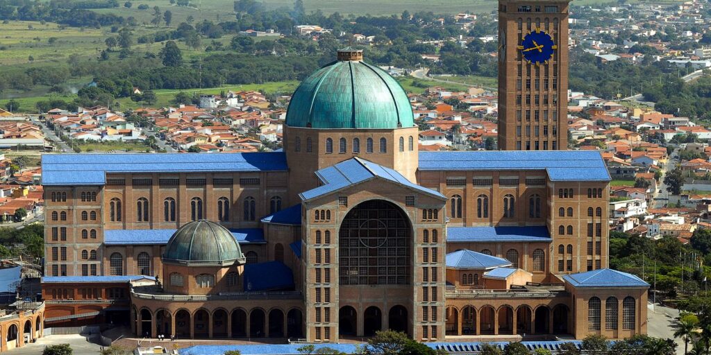 Santuário de Aparecida terá missas, consagração e procissão no feriado