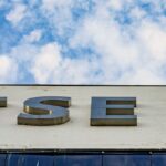 TSE dá 24 horas para Meta dar informações sobre igualdade de campanhas
