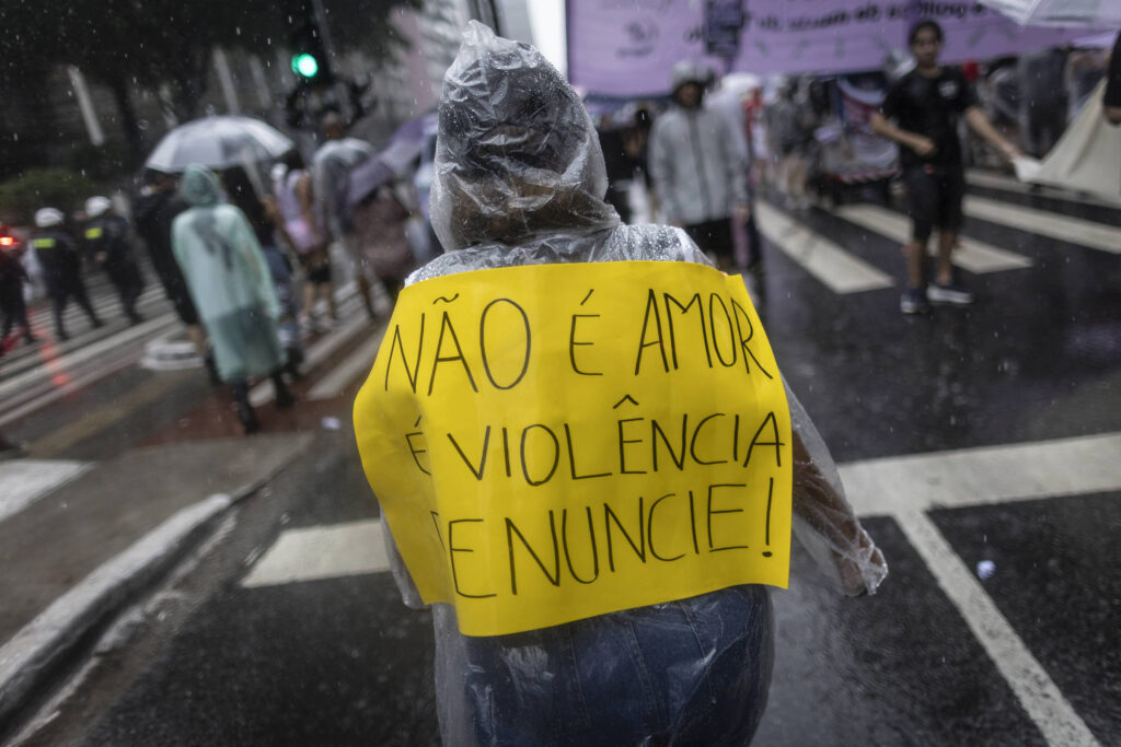 Violência psicológica pode anteceder suicídio de mulheres - 13/10/2026 - Cotidiano
